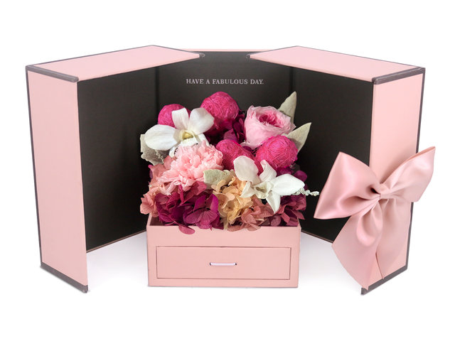 Preserved Forever Flower - Preserved & Dried Flower Box M67 - PX0330A3 Photo