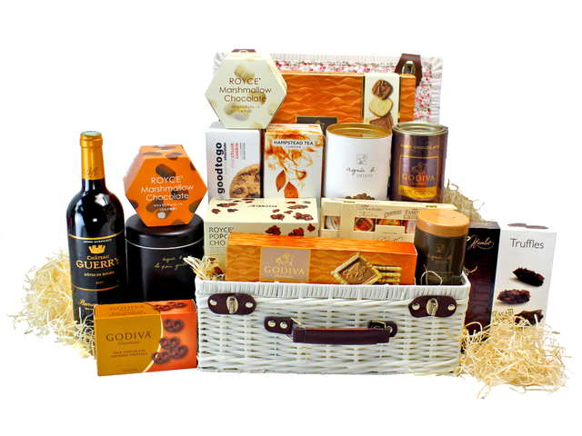 Wine n Food Hamper - Premium Picnic Fine Wine And Chocolate Gift Hamper FH83 - L160589 Photo